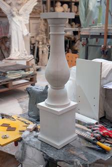 Reconstruction baluster in plaster and clay