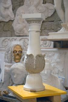 Reconstruction baluster in plaster and clay