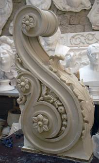 Reconstruction bracket in plaster and clay