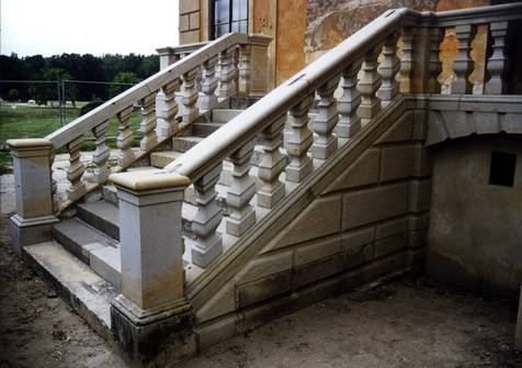 Abschlußfoto, fertig restaurierte Treppe